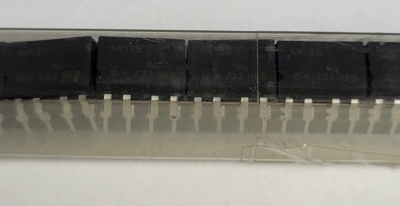 6N135 OPTOCSATOLÓ   (20db)