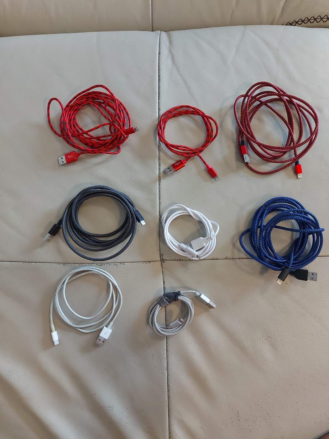 8db USB iPhone töltő EGYBEN ELADÓ