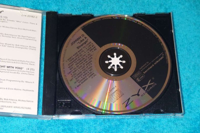 Johnny O &ndash; Like A Stranger CD