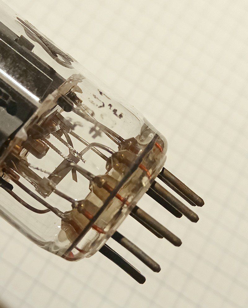 ECL805 elektroncsövek
