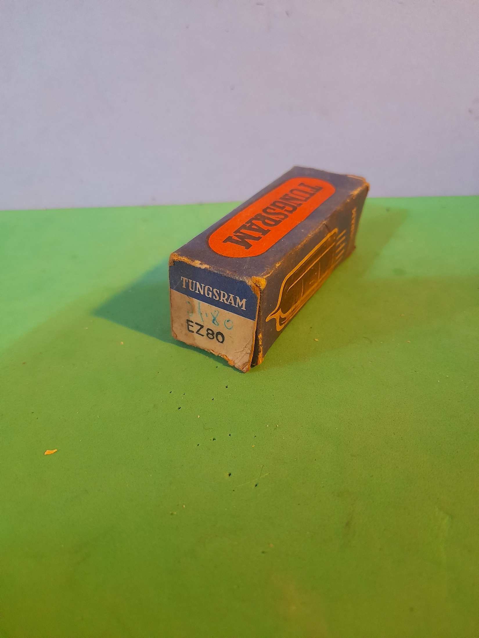 Régi EZ80 elektroncső (W)
