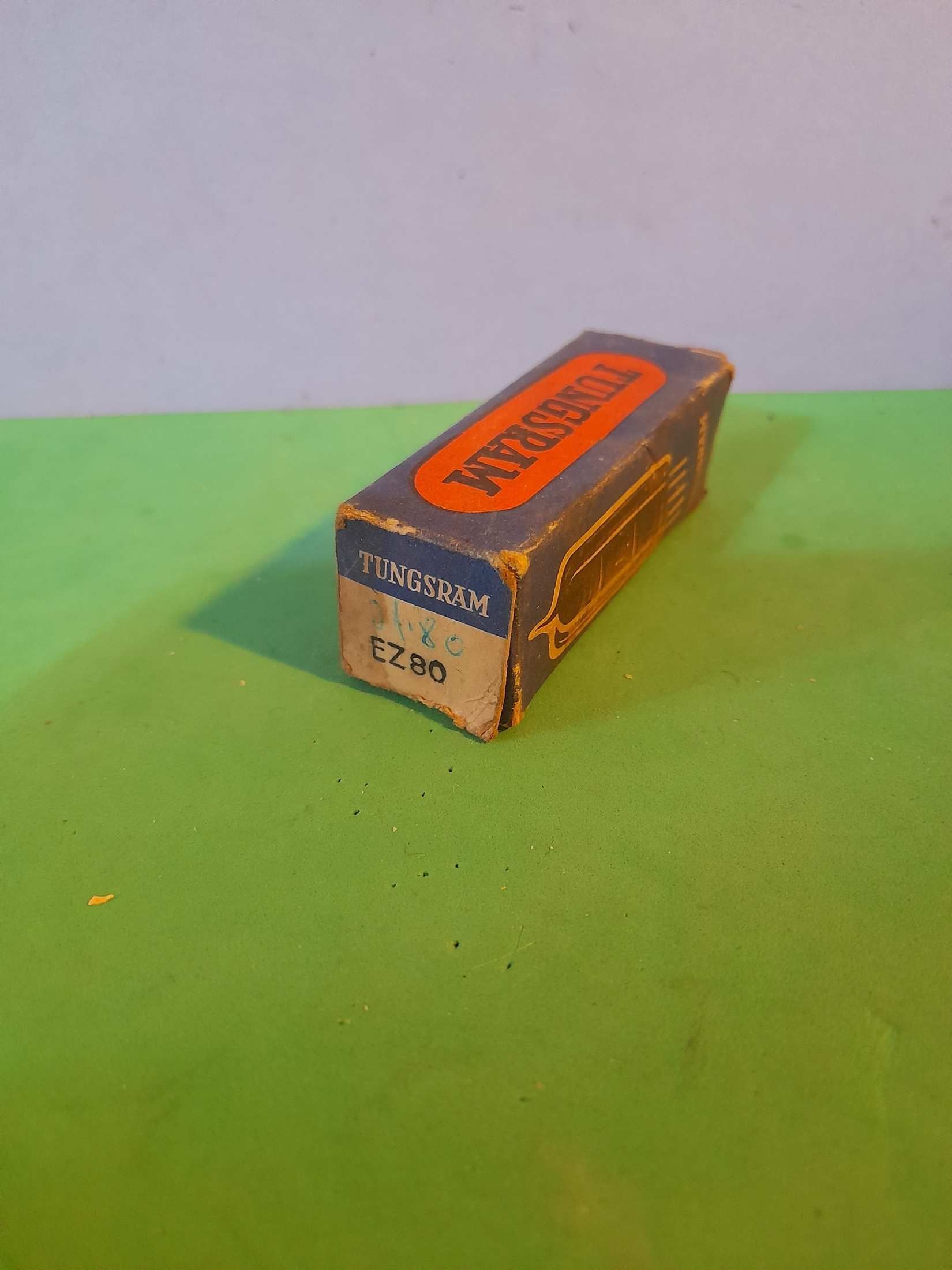 Régi EZ80 elektroncső (W)