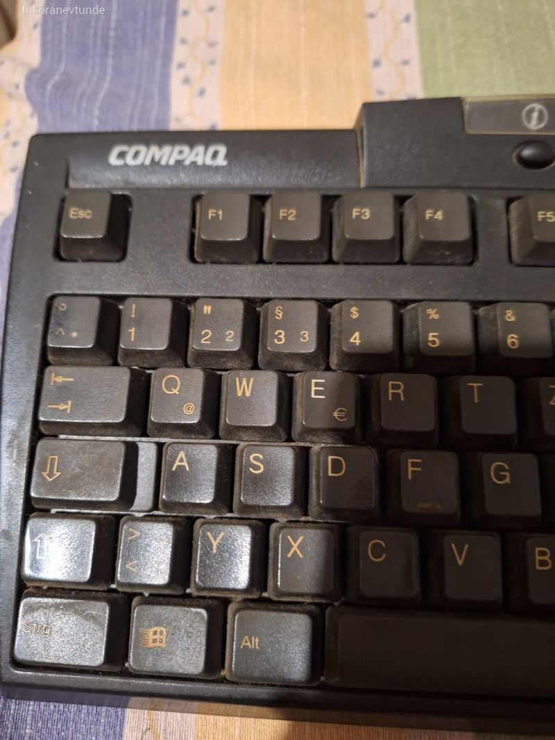 Compaq  klaviatura
