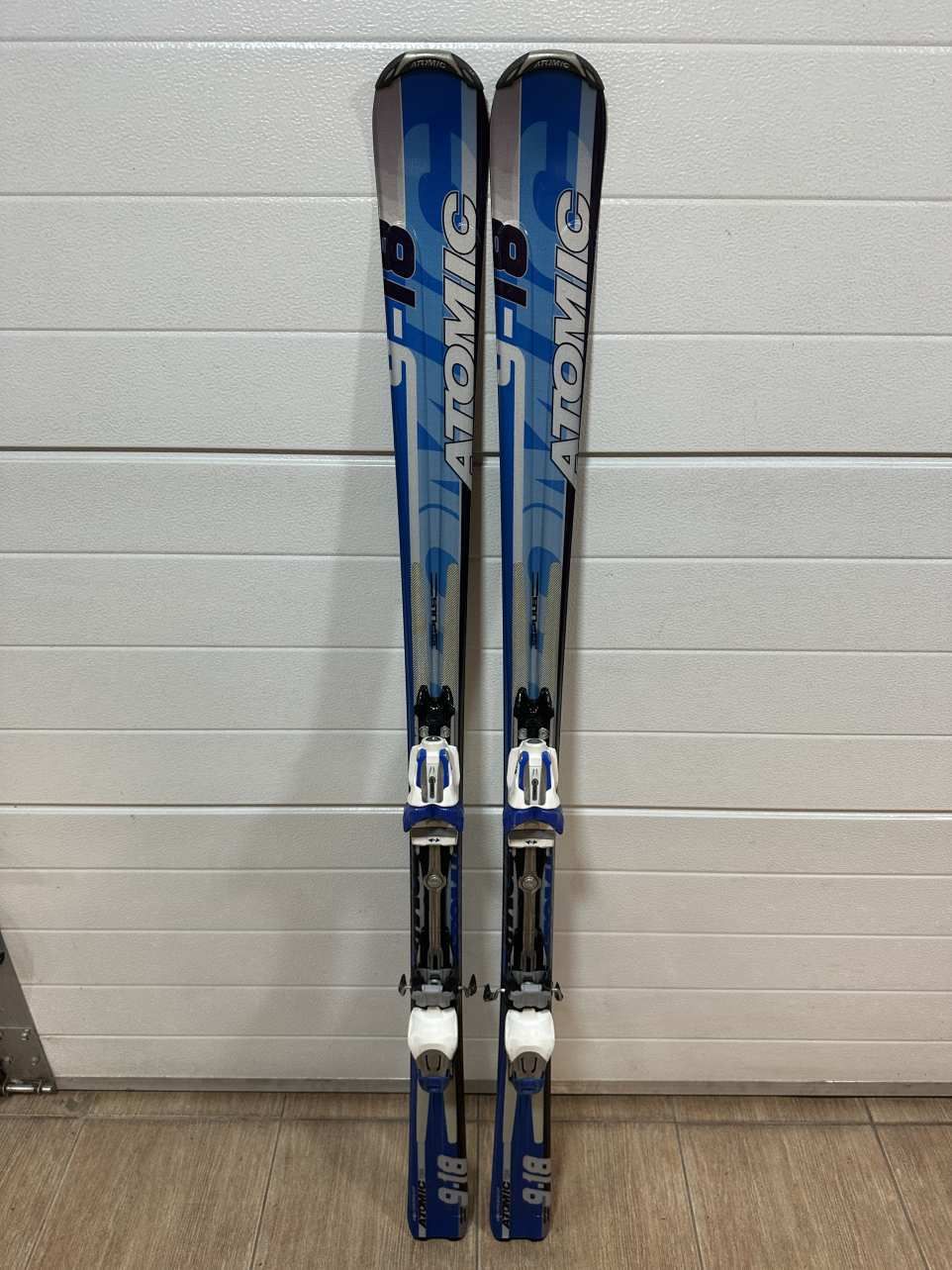 Atomic 9.18 Plus 154cm carving síléc