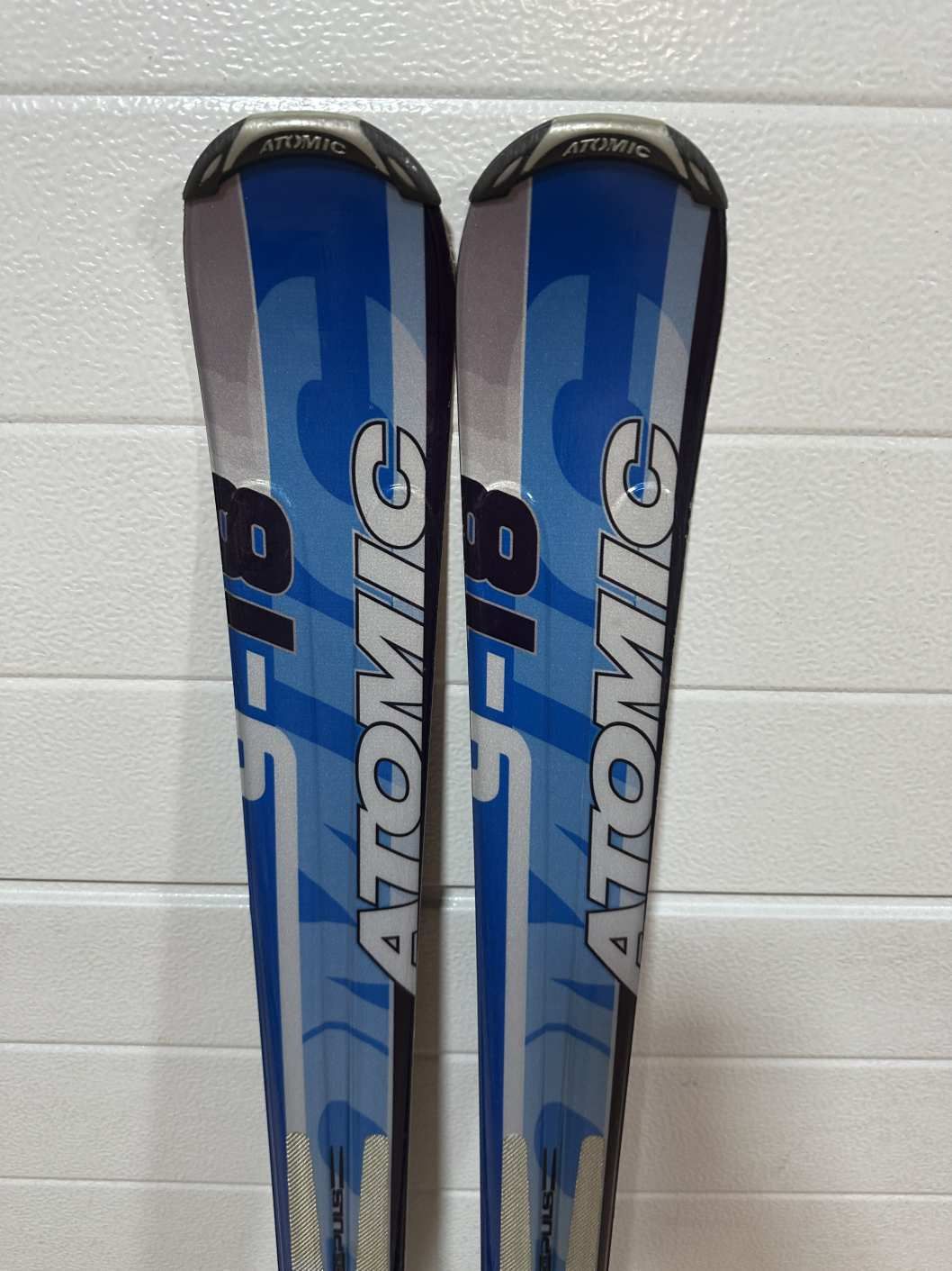 Atomic 9.18 Plus 154cm carving síléc