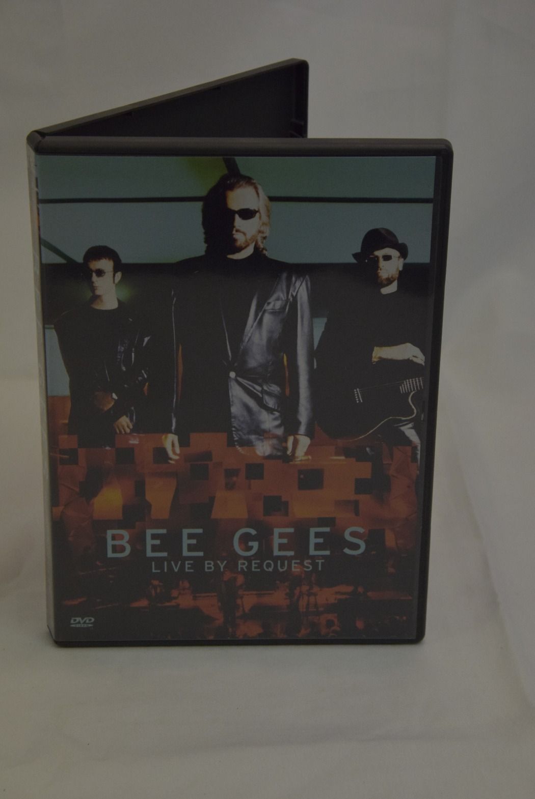 BEE GEES - LIVE BY REQUEST  DVD - C001