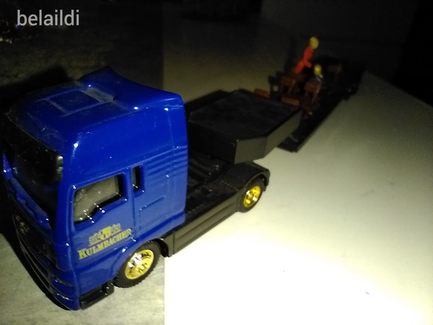 Kamion modell.