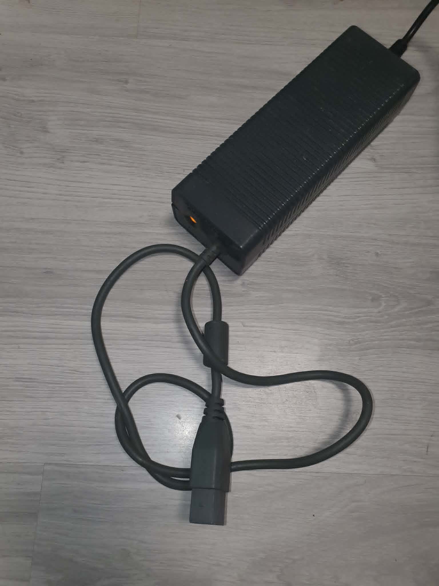 Xbox 360 tápegység