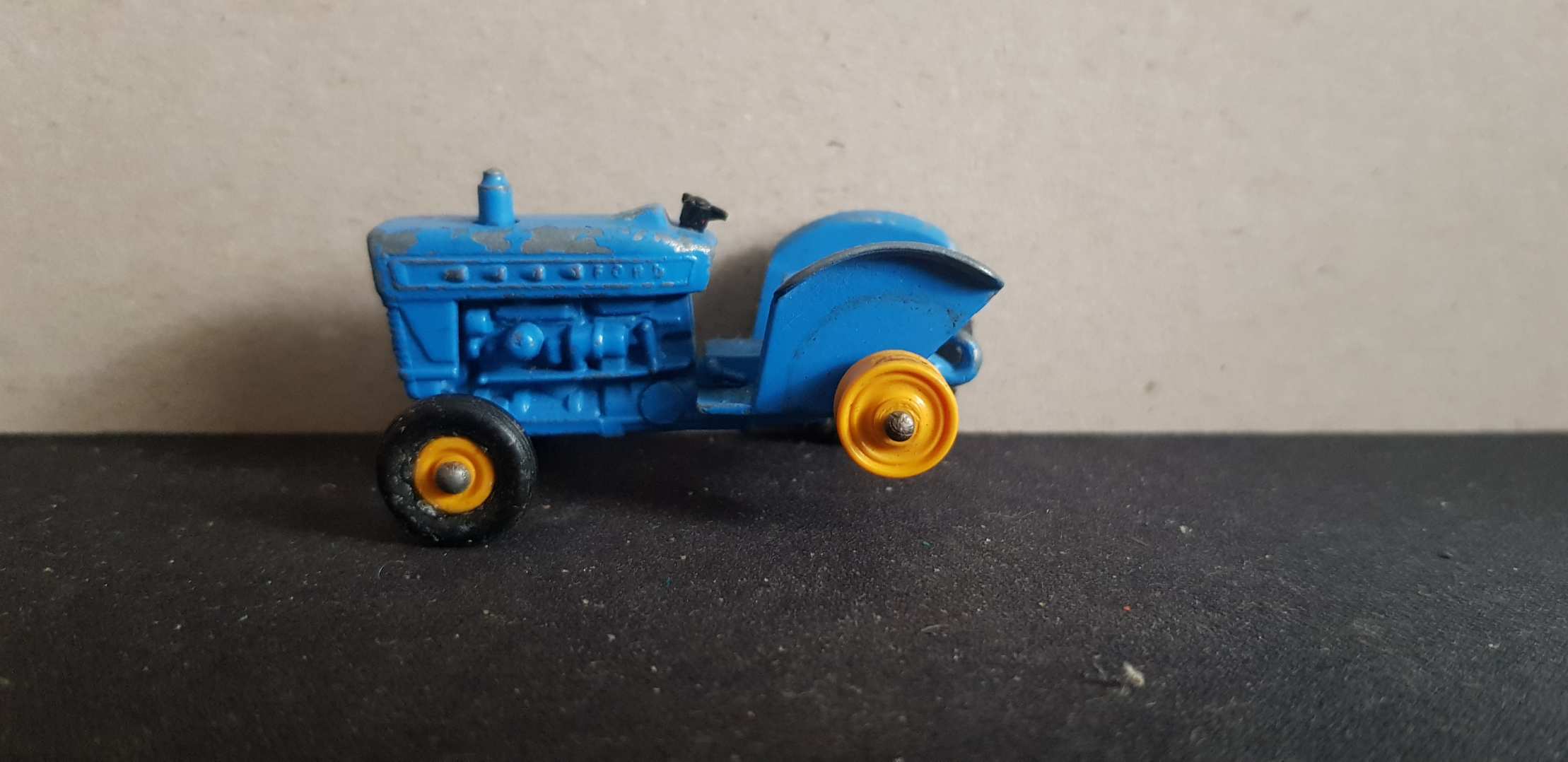 Matchbox -  No.39 Ford tractor Lesney
