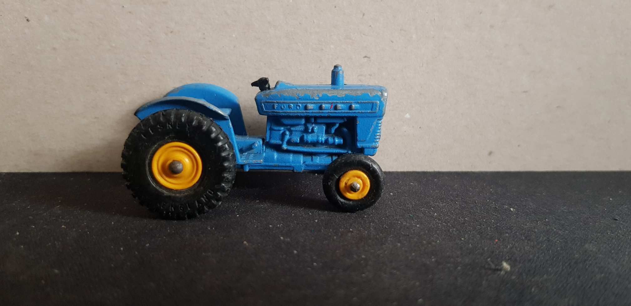 Matchbox -  No.39 Ford tractor Lesney
