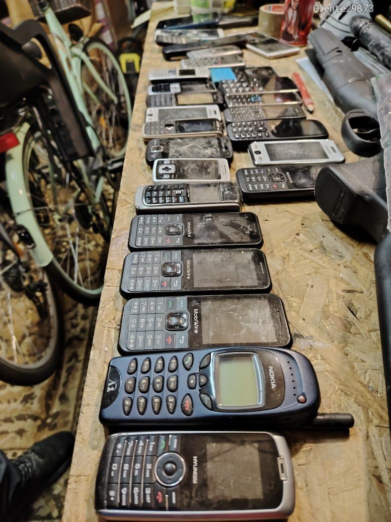 Régi telefon pakk