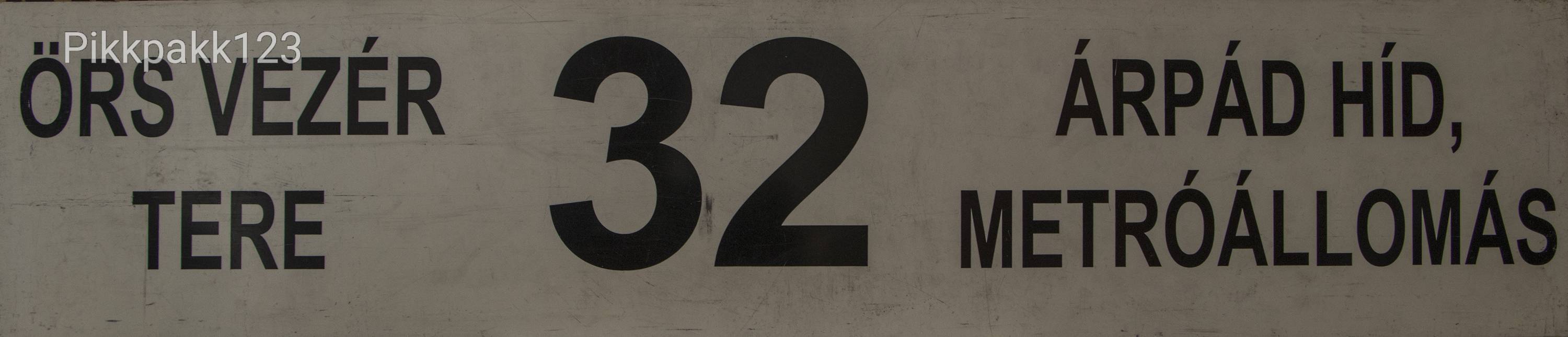 BKV 32-es autóbusztábla