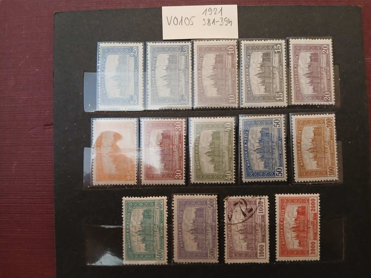 V0105 Magyar bélyeg 1921 381-394 Parlament postatiszta és pecsételt (1db)