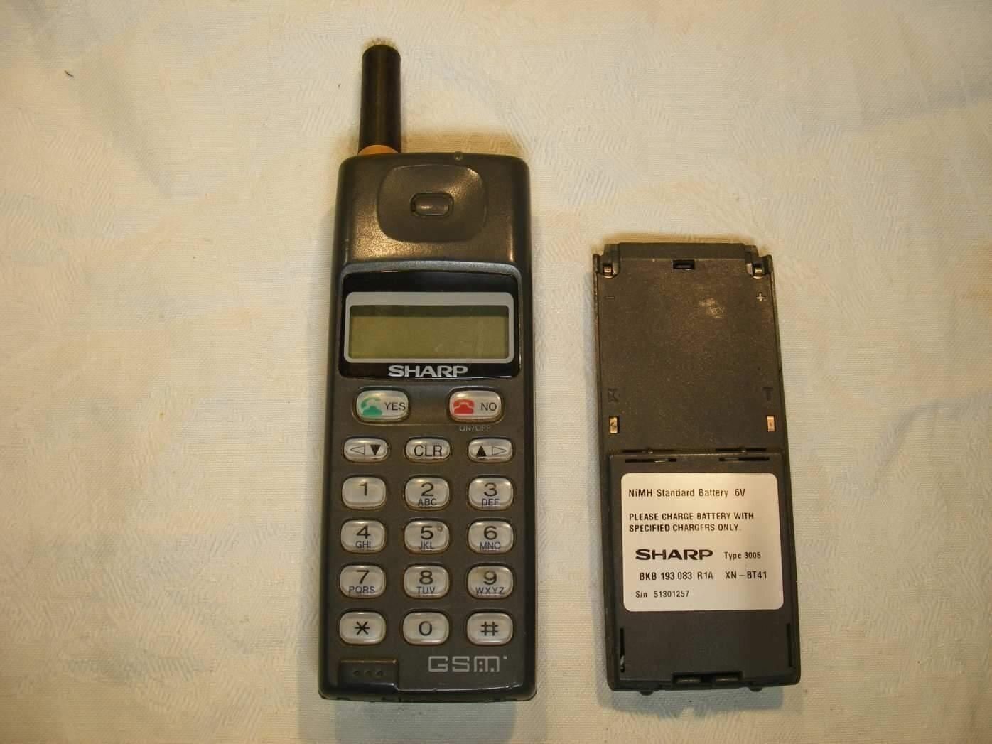 Régi Sharp mobiltelefon