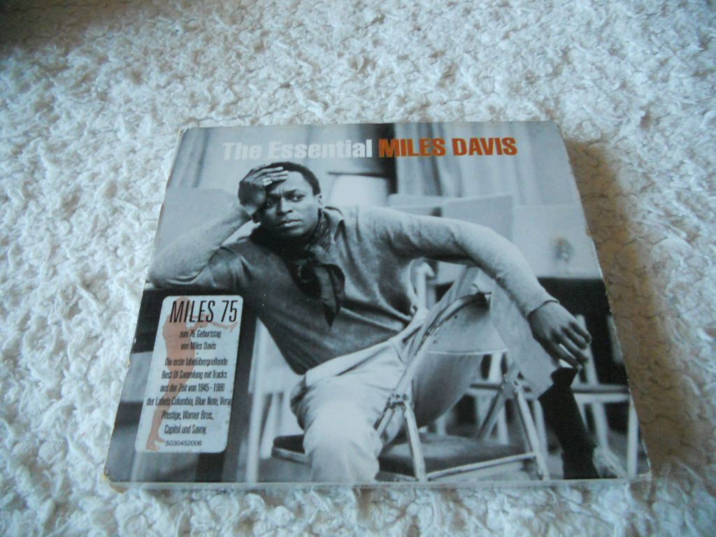 MILES DAVIS :The essential     2CD