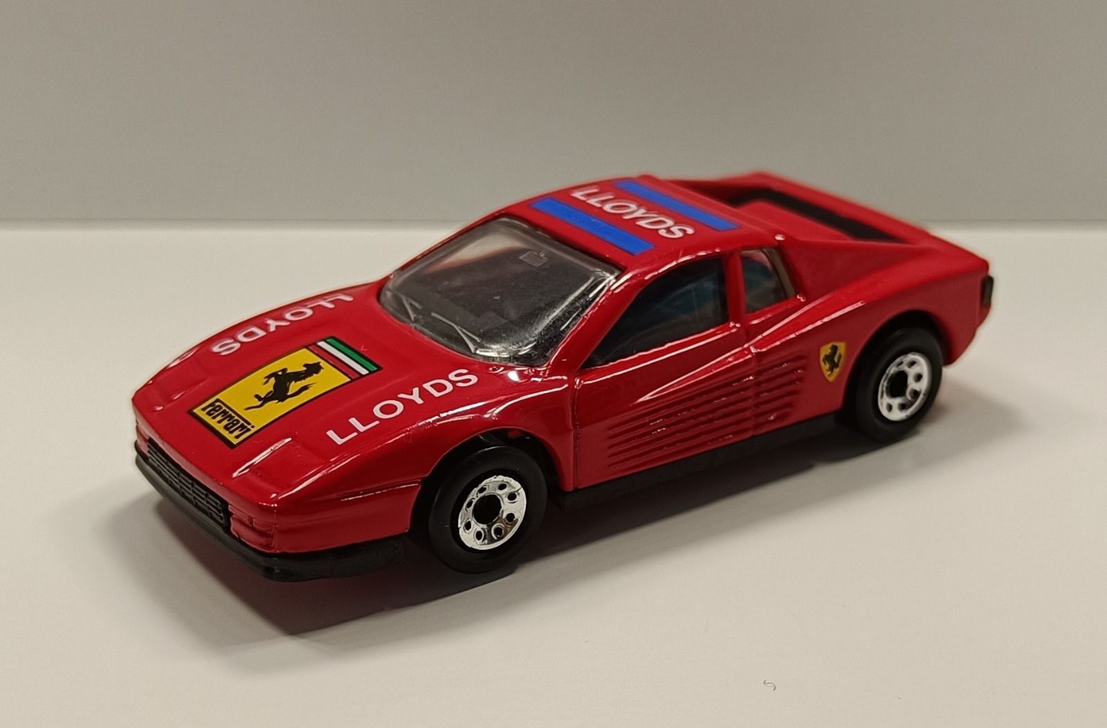 Matchbox Ferrari Testarossa 