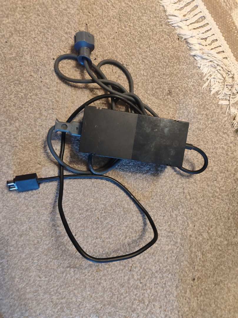 xbox one tápegység