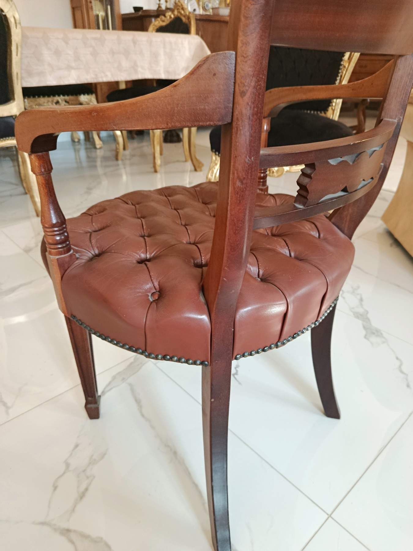 Chesterfield bőr karosszék