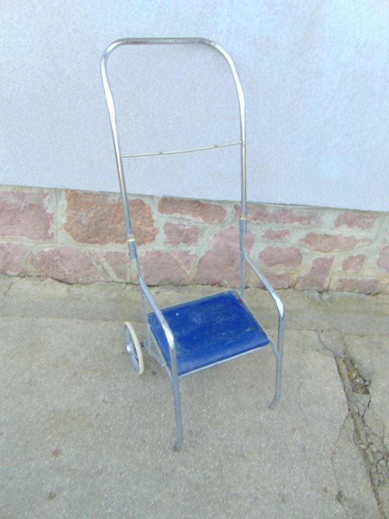 retró kézikocsi