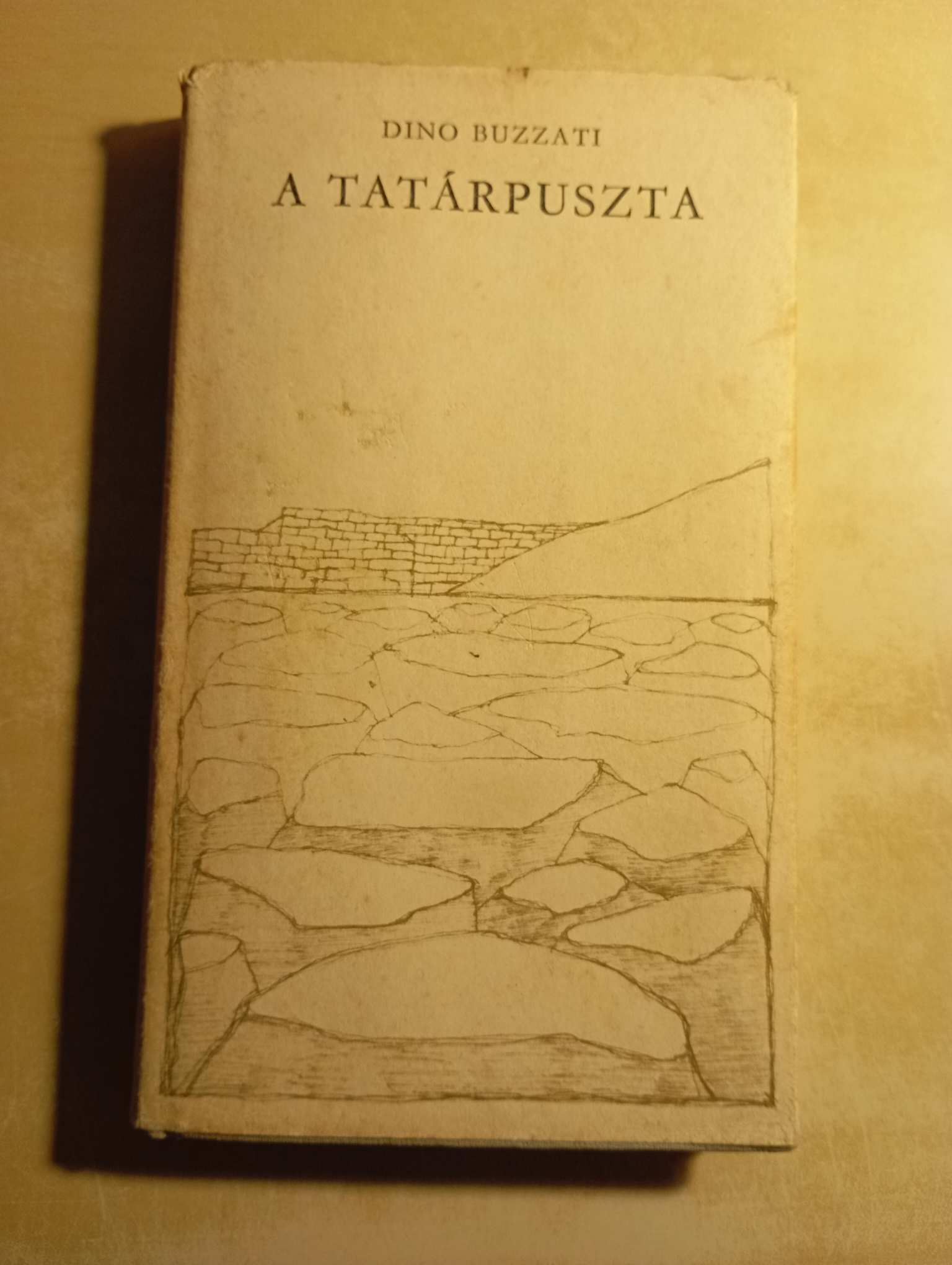 Dino Buzzati A tatárpuszta