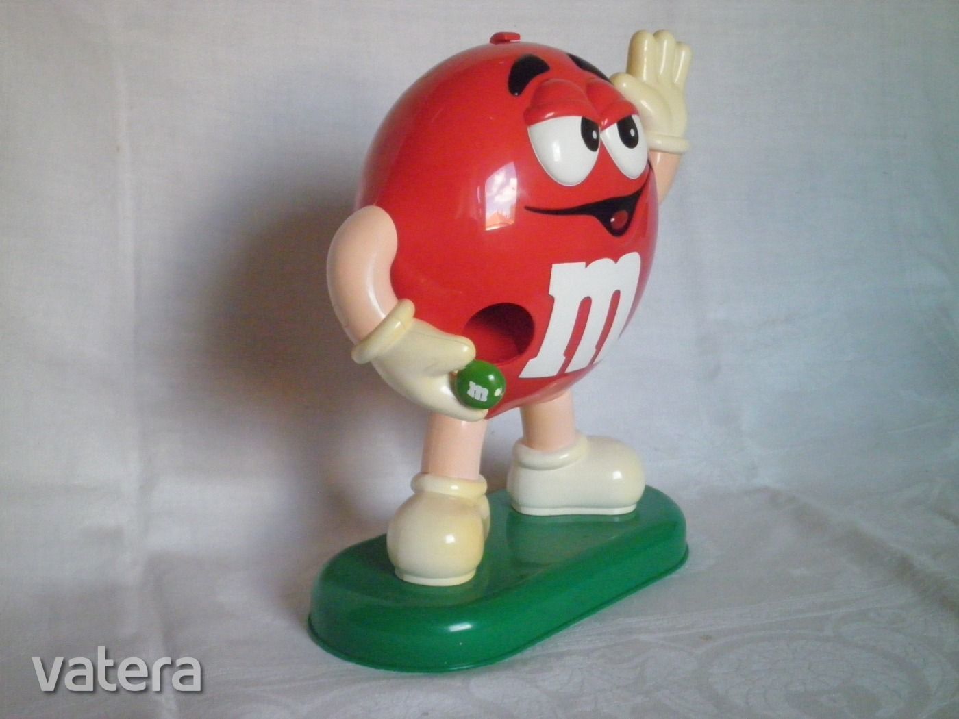 Retro M & M cukorka adagoló