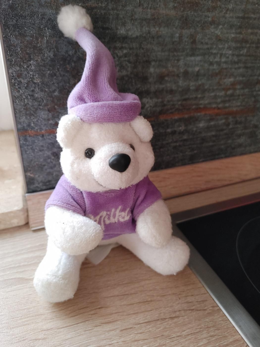 Milka  plüss maci sapkában