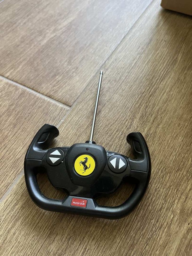 RC La Ferrari kisautó