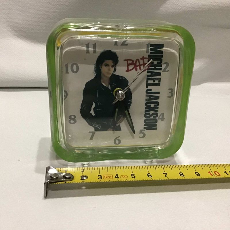 Michael Jackson-- Bad   Elektromos óra