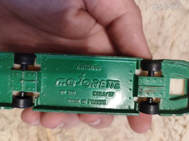 Majorette autobus no310