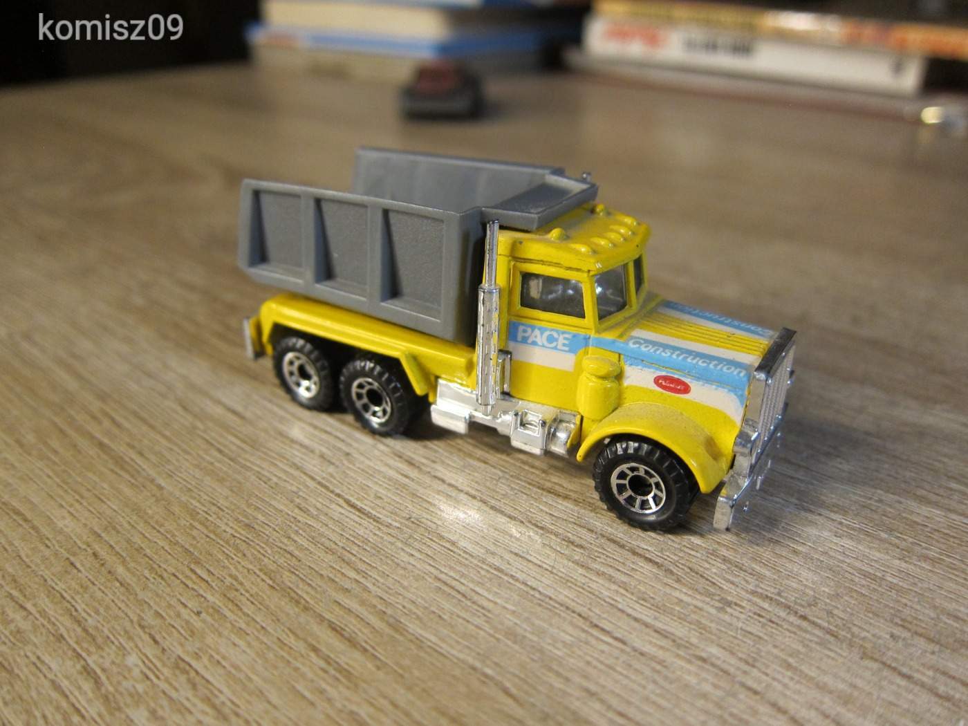 Matchbox  -  Peterbilt   - 1981   // kisautó