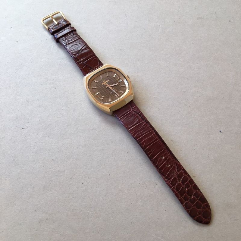 Eterna quartz eletronic karóra