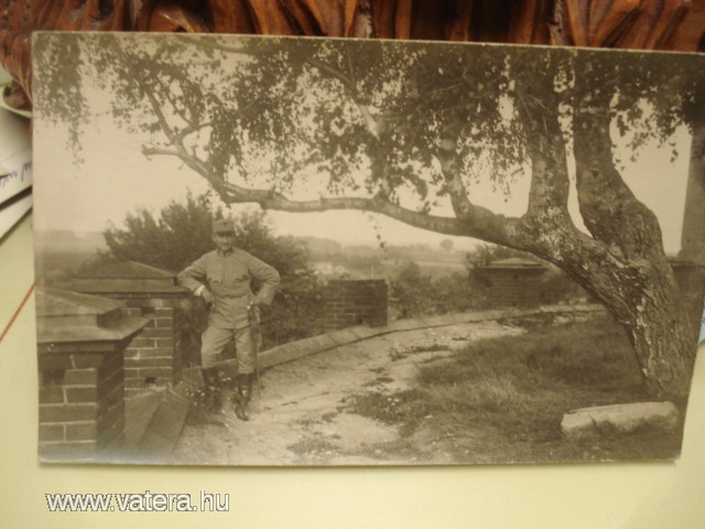 I. VH. katona állva