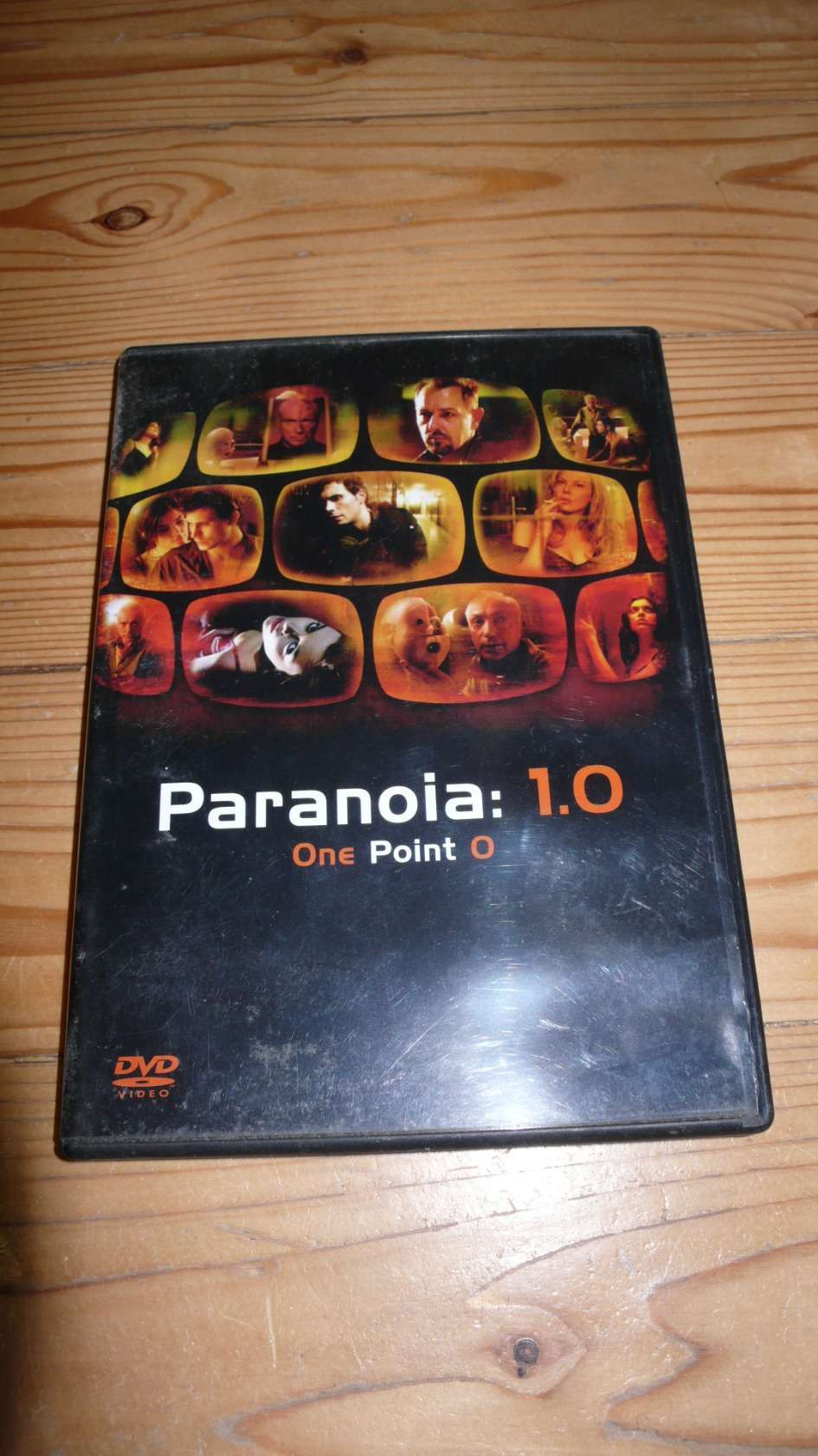 Paranoia: 1.0 dvd