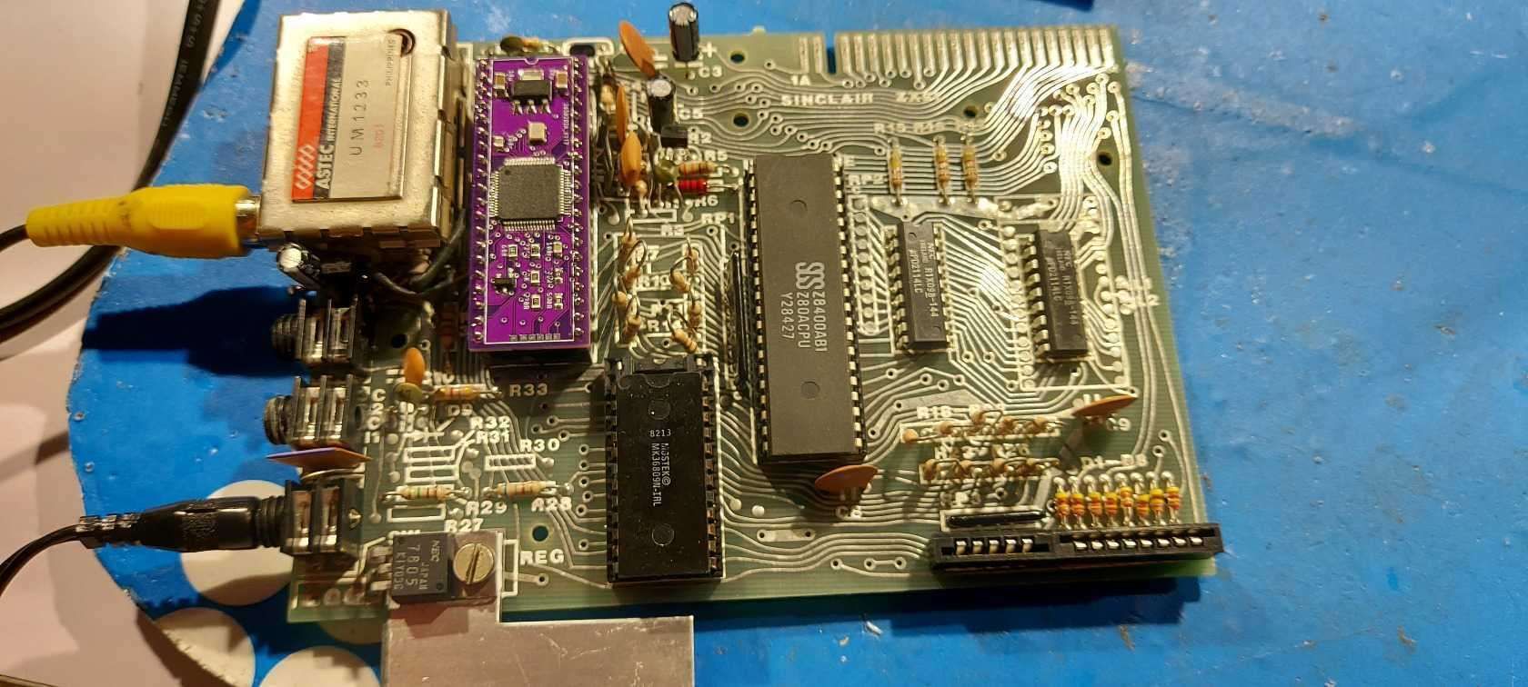 ZX81 ULA helyettesítő  2C184E / 2C210E