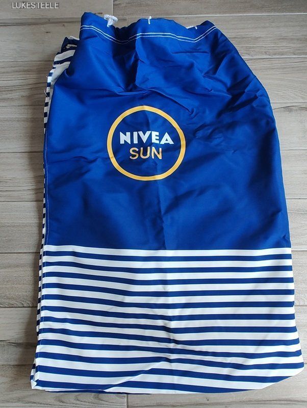 NIVEA FÜGGŐÁGY