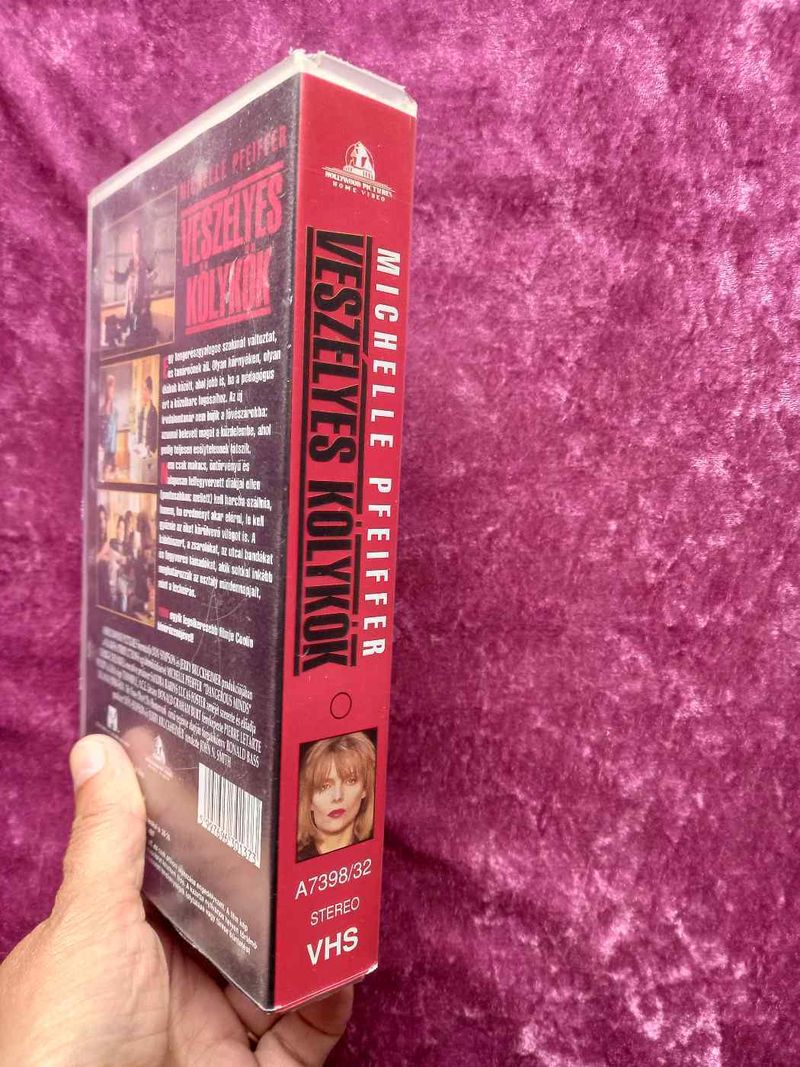 Veszélyes kölykök VHS