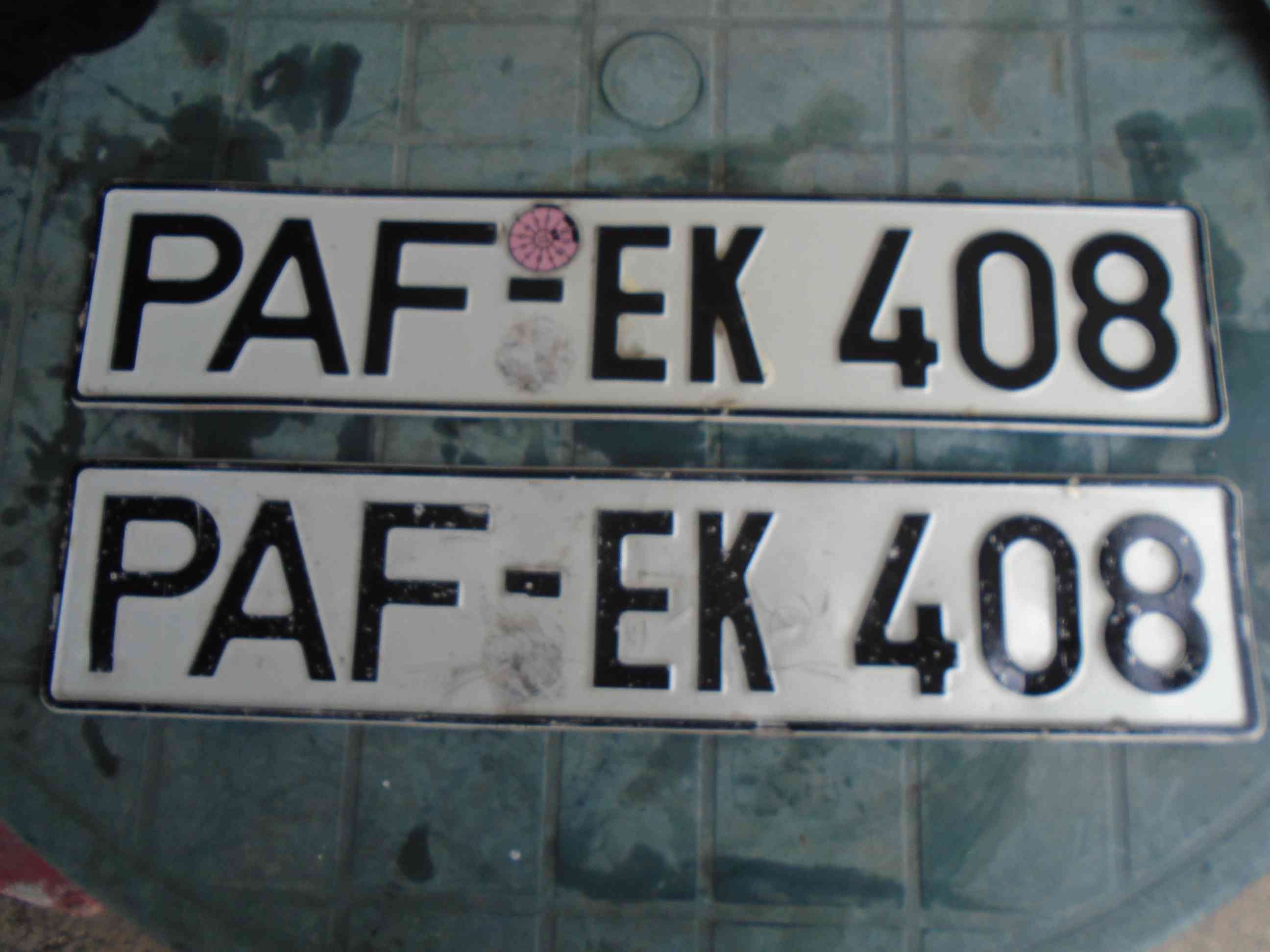 RENDSZÁMTÁBLA  RÉGI PAF PÁRBAN!!!!!!!
