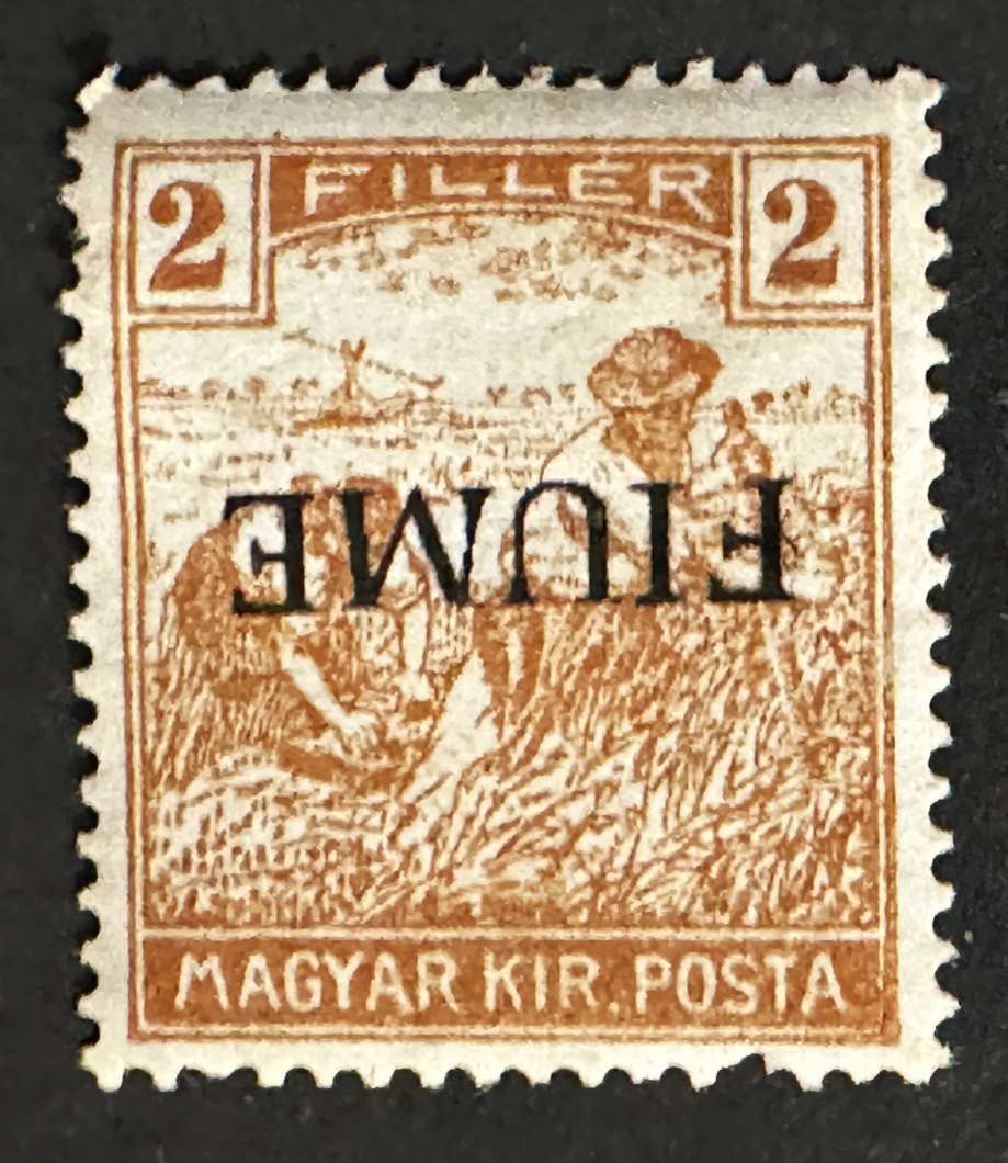 MAGYARORSZÁG 1918 FIUME OLASZ MEGSZÁLLÁS ARATÓ 2 FILLÉR FORDITOTT TÉVNYOMATBET BÉLYEG