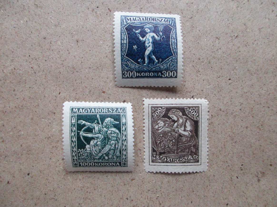 1924.  Jótékonyság**