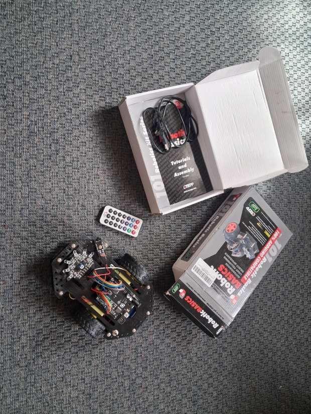 Programozható robot építő játék