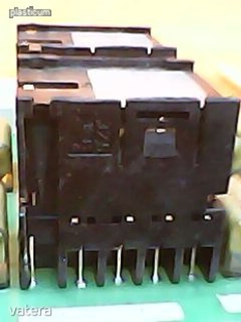 MÁGNESKAPCSOLÓ  PANEL MIKRORELÉ