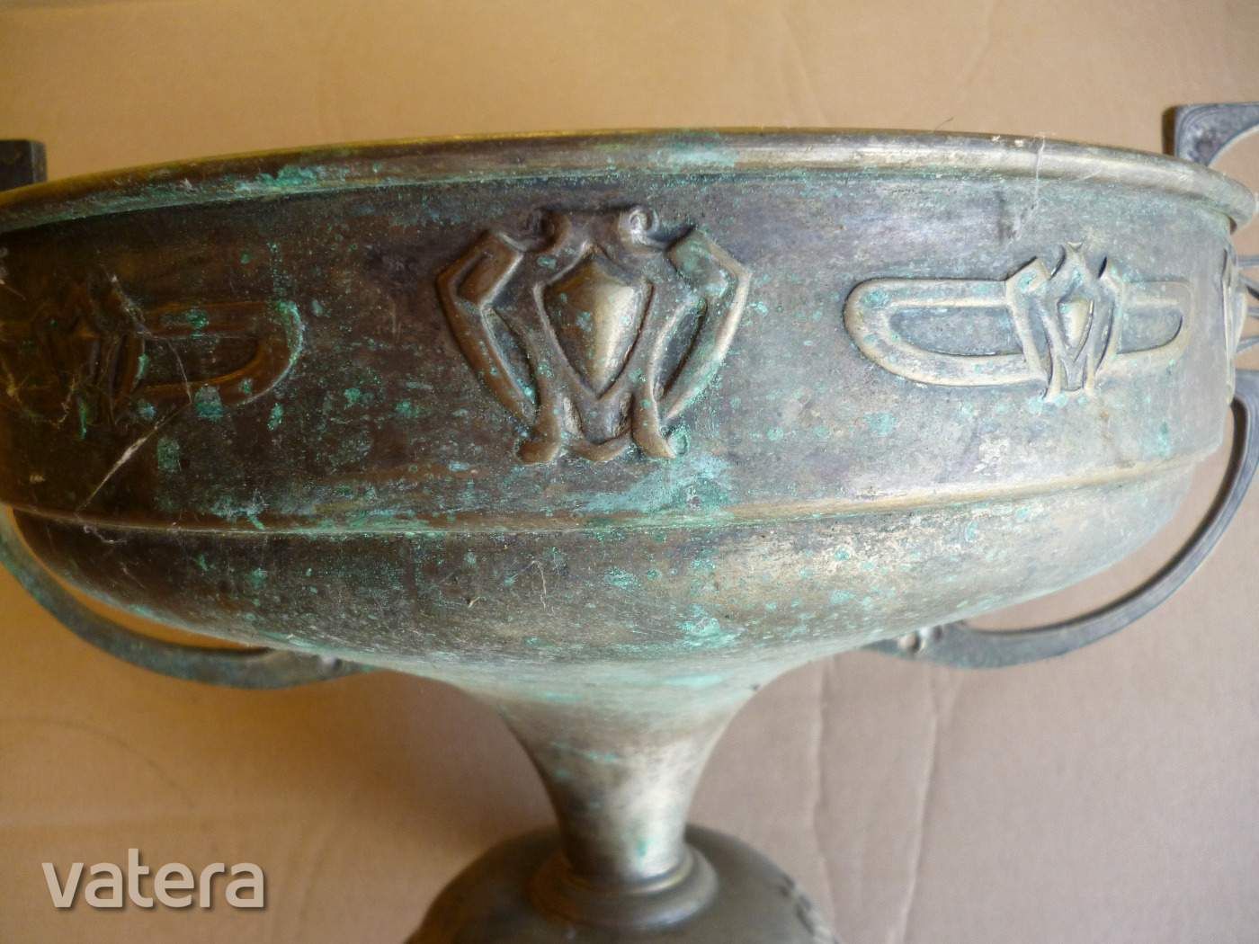 Antik asztali bronz tál