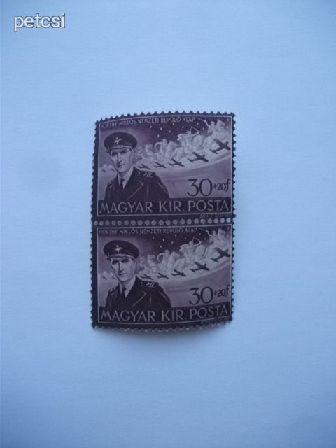 Magyar bélyeg repülő alap 30+20 f 1943 bélyegpár