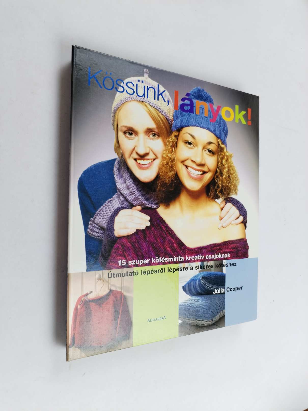 Julia Cooper: Kössünk, lányok ! (*63)