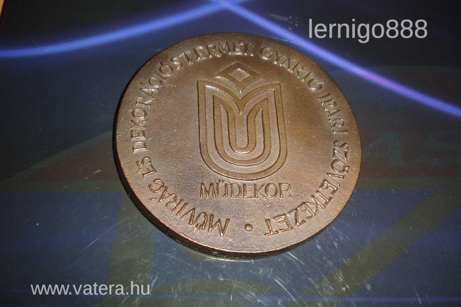 MŰDEKOR BRONZ PLAKETT