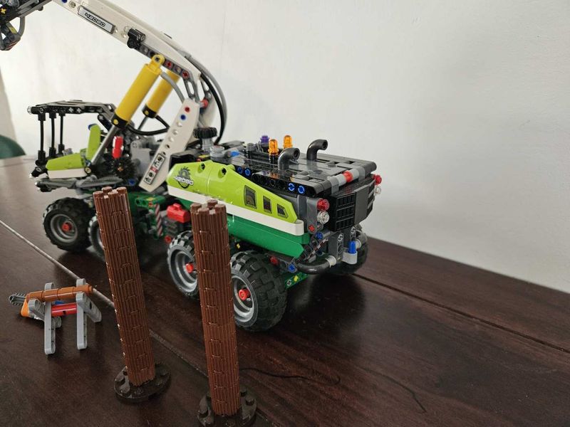 LEGO Technic - 42080 - Forest Machine