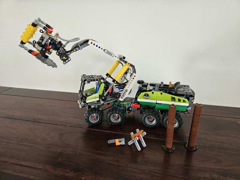 LEGO Technic - 42080 - Forest Machine