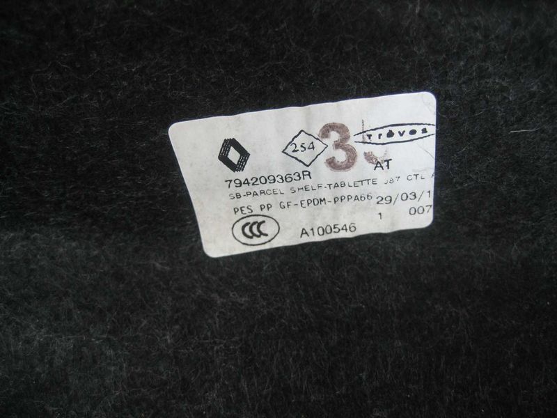 Renault Captur kalaptartó