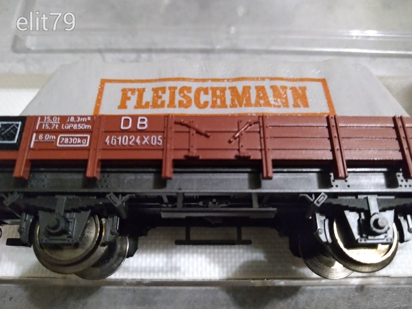 Fleischmann 2T  DR vagon. Mérete:H0.