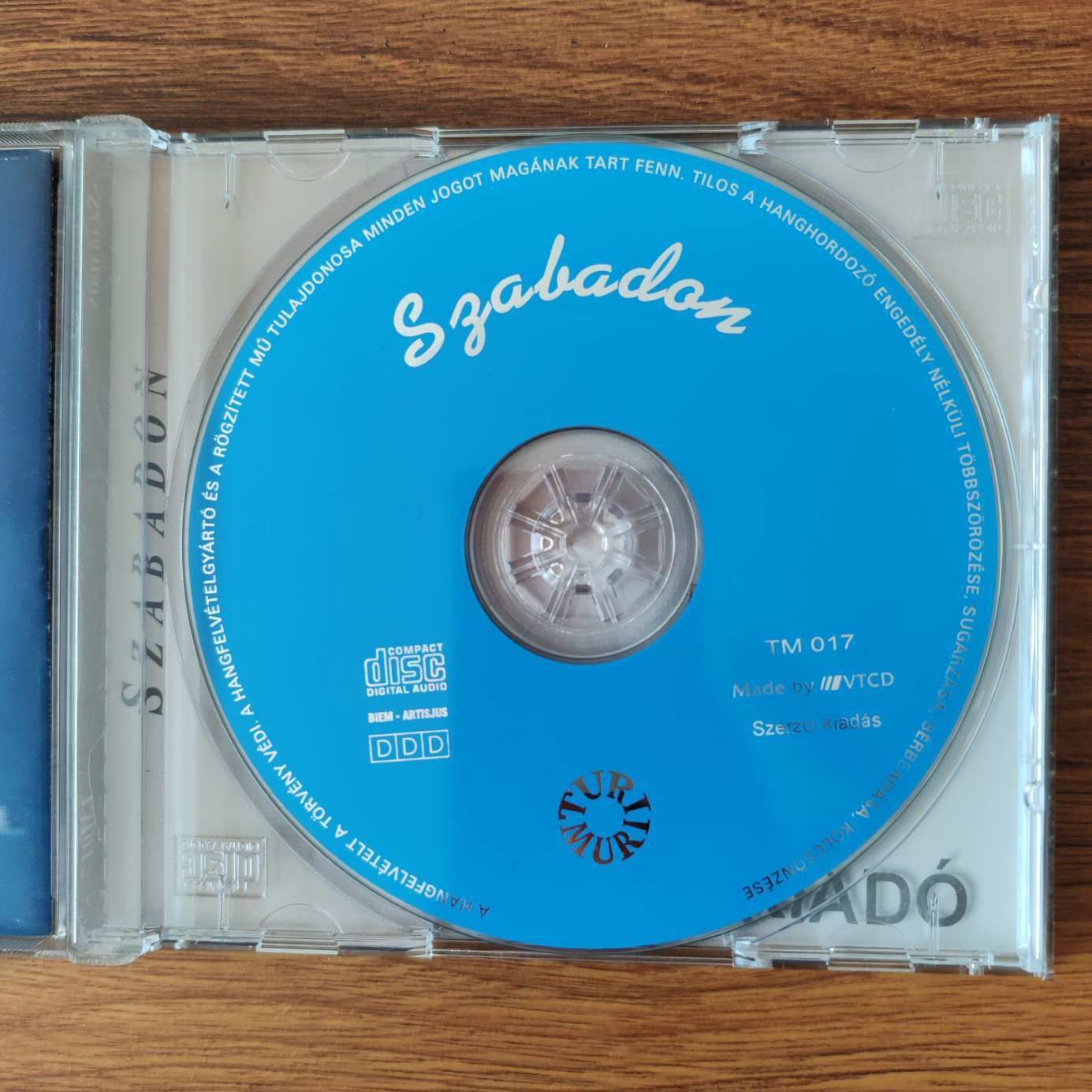 Szabadon TM017